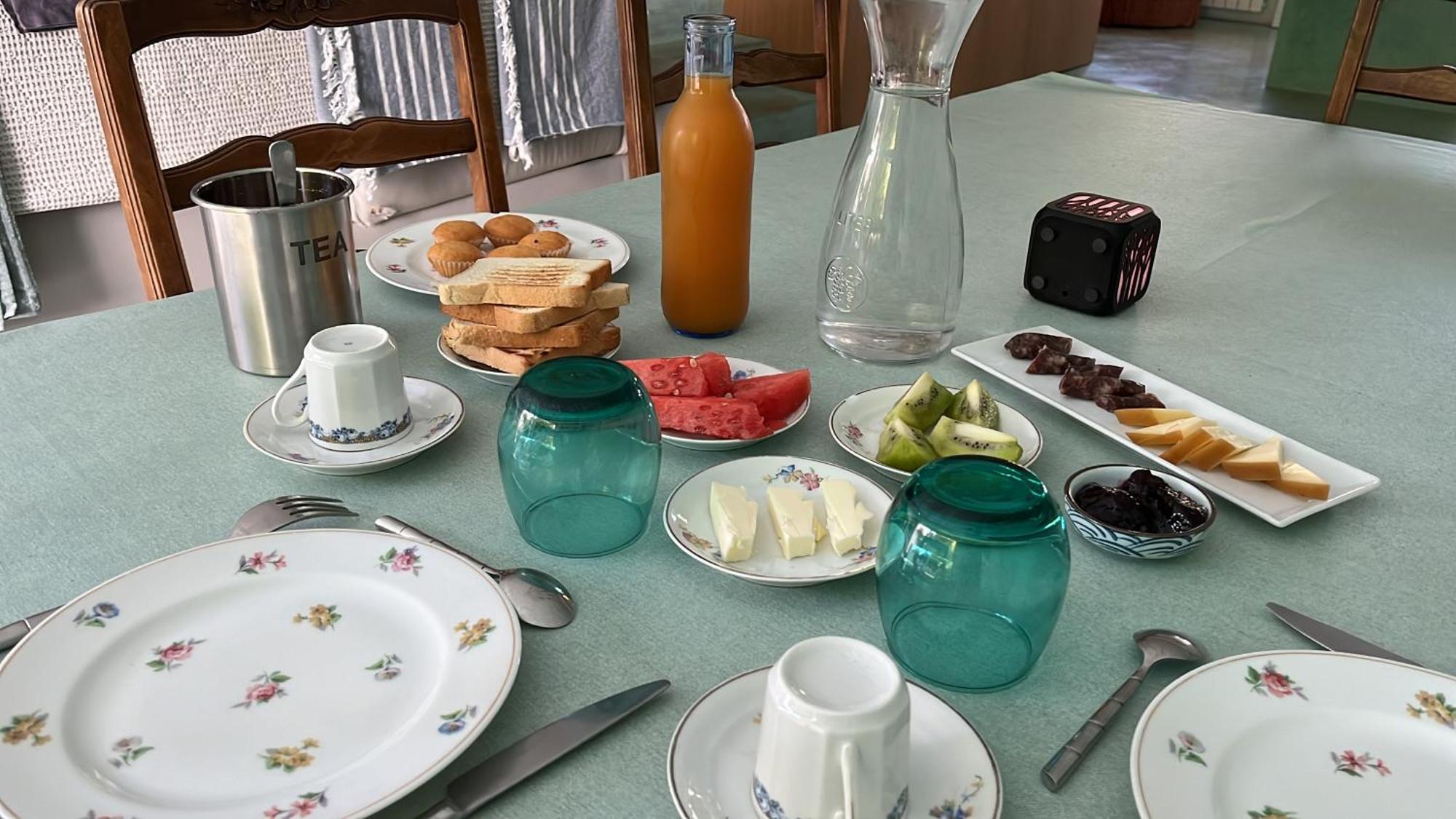 Lemon Tree Guest House Tiana Bagian luar foto